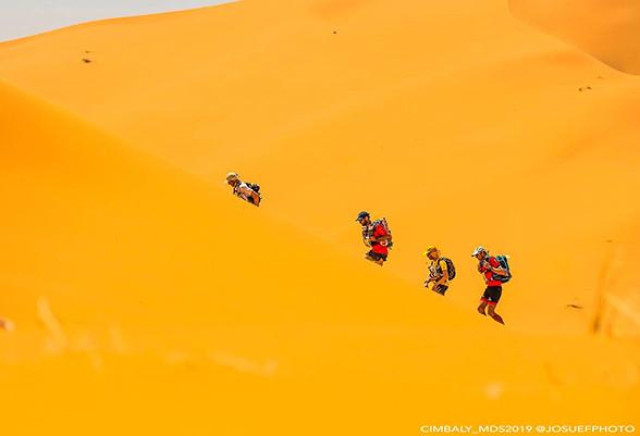 Riki Abad tras Marathon de Sables: "Casi el 80% de los españoles llevaban calcetín Lurbel"
