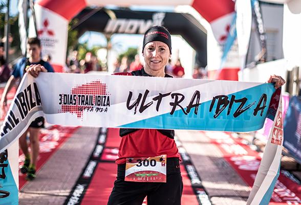 Ana Tauste gana la Maratón de los 3 días trail Ibiza dónde Lurbel fue la marca técnica