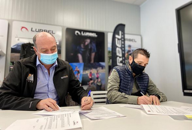La marca deportiva valenciana Lurbel renueva su patrocinio de la FEMECV