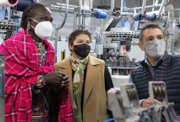 EL JEFE MASAI WILLIAM KIKANAE VISITA LAS INSTALACIONES DE LURBEL