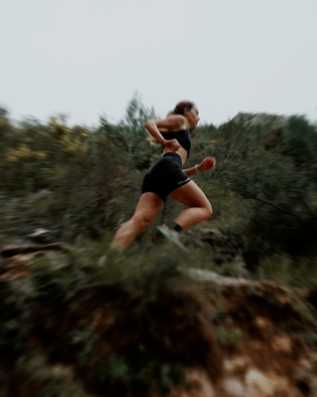 Detalle técnico trail running SS26