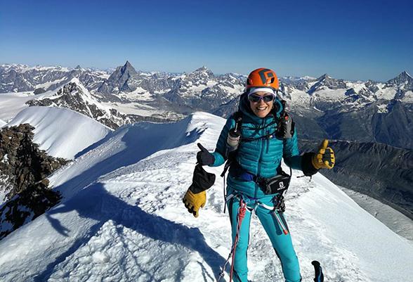 La aventurera Bea García en los Alpes Peninos con Lurbel