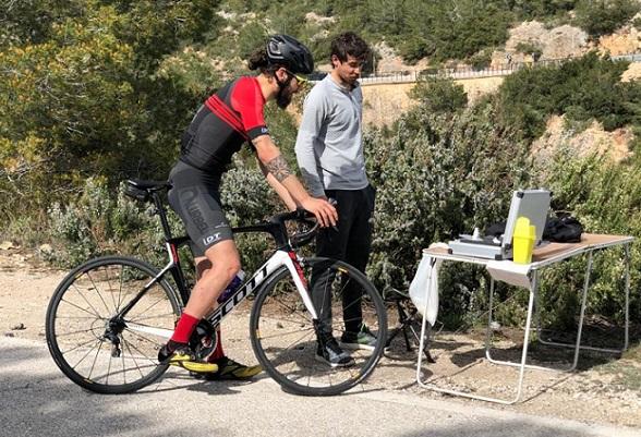 ¿Cómo prepara y qué prendas usa el Lurbel Team MTB en pruebas de ultradistancia?