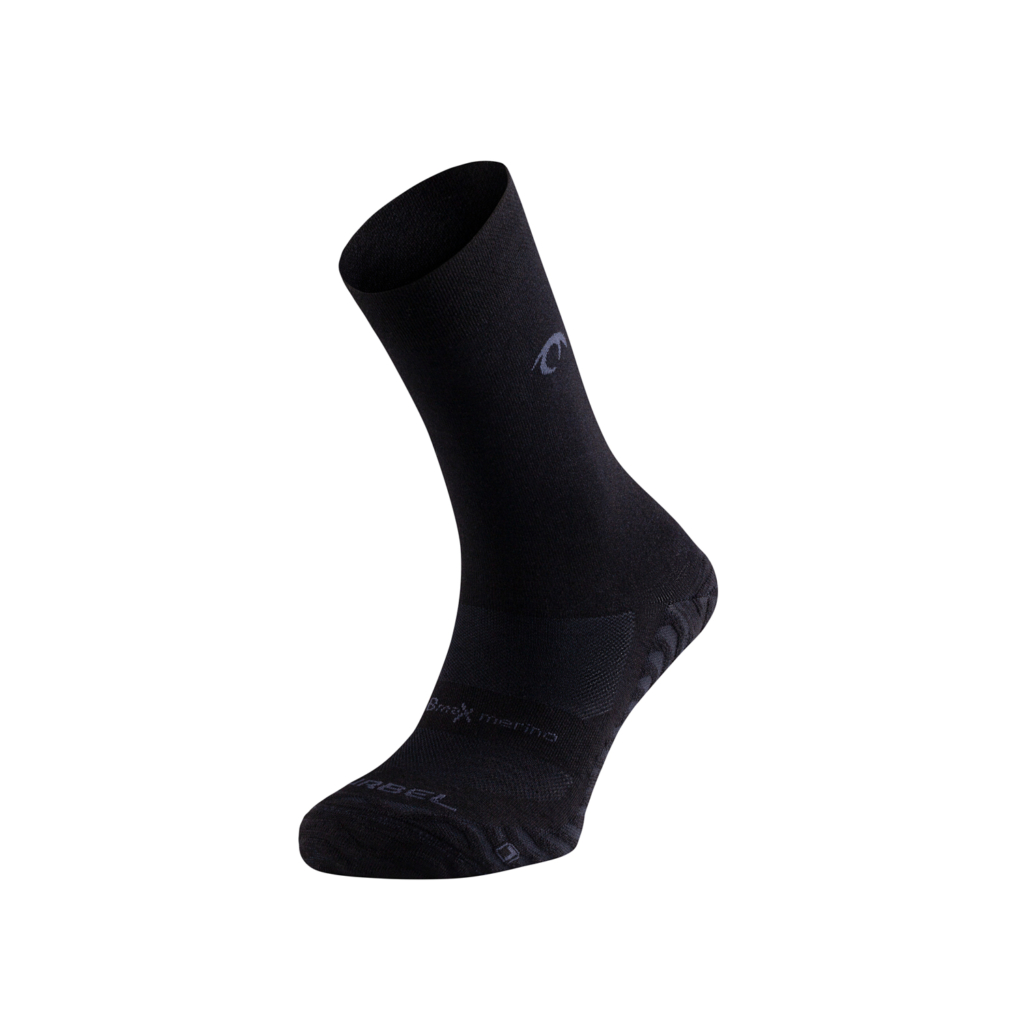Essence merino five